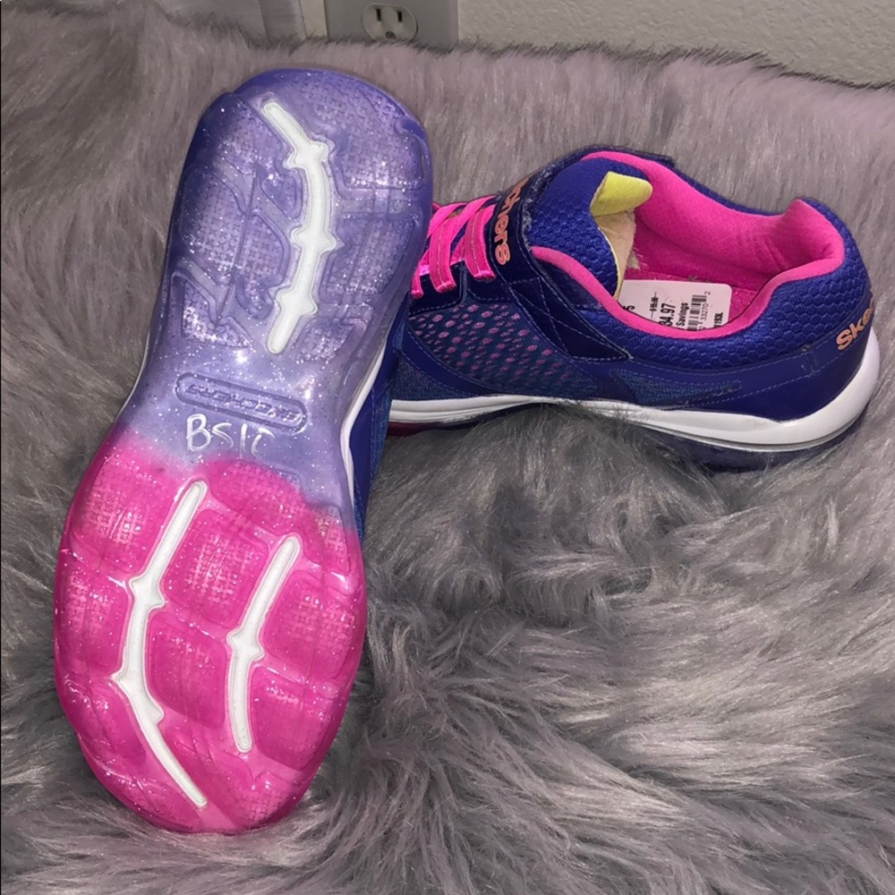 Shoes - Picture 4 of 6